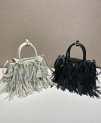 Prada Black Galleria small leather bag with fringe - 24.5x18.5x11cm