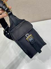 Black Prada Explore large Re-Nylon and leather bag 32x22x11.5cm - 5