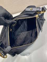 Black Prada Explore large Re-Nylon and leather bag 32x22x11.5cm - 4