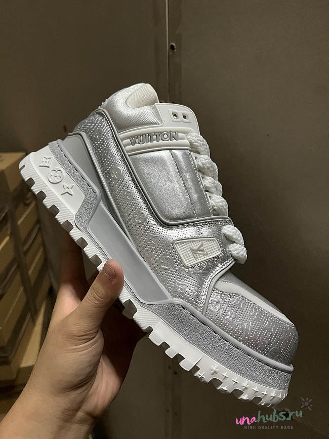 Louis Vuitton Trainier Maxi Silver  - 1