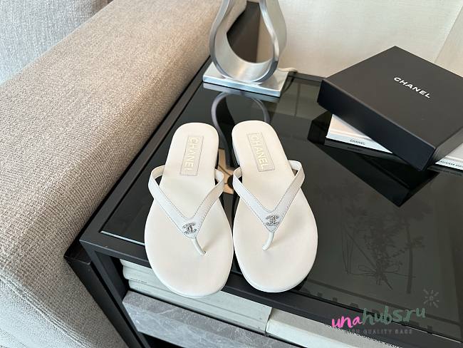 Chanel Flip Flop White Leather  - 1