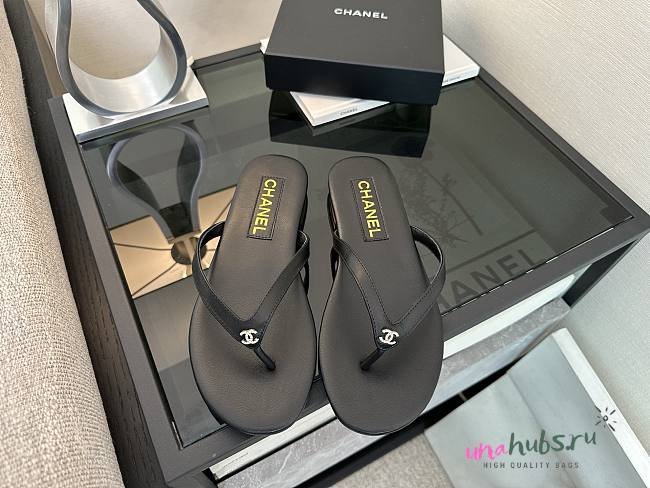 	 Chanel Flip Flop Black Leather - 1