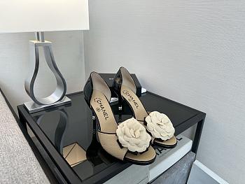 Chanel Cream/Black Patent And Leather Camellia Dorsay Pumps