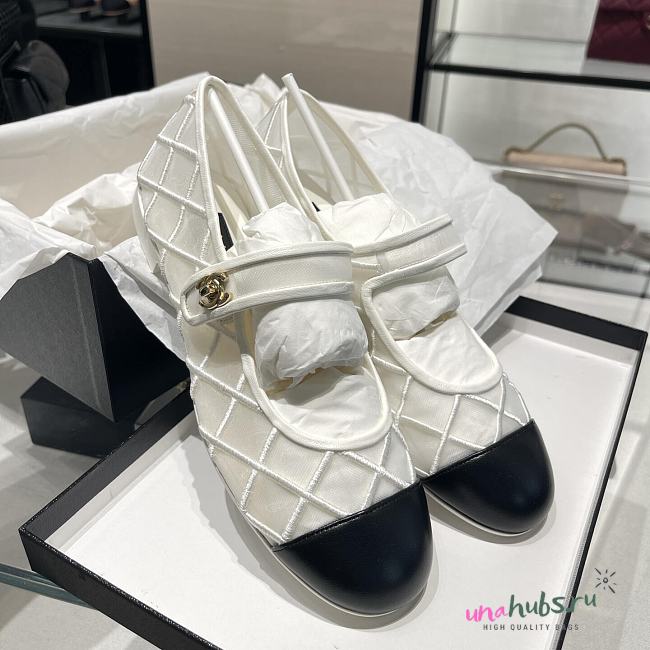 	 Chanel Cloth ballet flats in white - 1