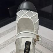 	 Chanel Cloth ballet flats in white - 6