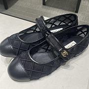 	 Chanel Cloth ballet flats in black - 6