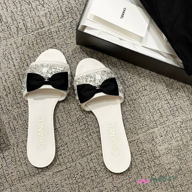 Chanel White Leather Gladiator Slides - 1