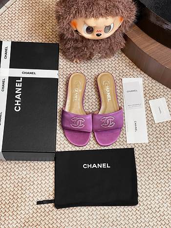 	 CHANEL Lambskin Pearl CC Sandals Purple
