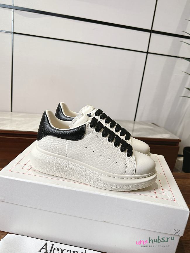 	 Alexander McQueen Sneakers 11 - 1