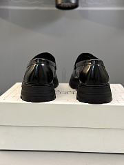 	 Alexander McQueen Black Shiny Loafers - 5