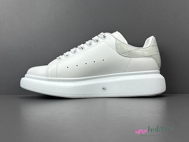 Alexander McQueen Sneakers 17 - 1