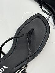 Prada Black Leather thong sandals - 6