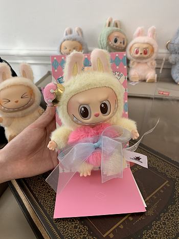 LABUBU POP MART LABUBU LETS CHECKMATE QUEEN PENDENT