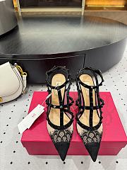 Valentino Garavani Rockstud Lace Pumps Black - 1