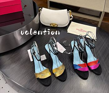 Valentino gold&black pumps 
