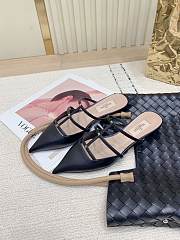 	 Valentino Garavani Rockstud Wispy Leather Mules In Black - 4