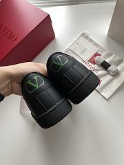 	 Valentino Black Sneakers - 4