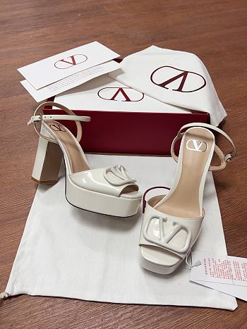 	 Valentino Garavani 115mm VLogo Platform Sandals White Patent
