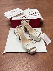 	 Valentino Garavani 115mm VLogo Platform Sandals White Patent - 5