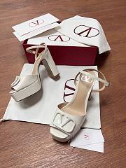 	 Valentino Garavani 115mm VLogo Platform Sandals White Patent - 2