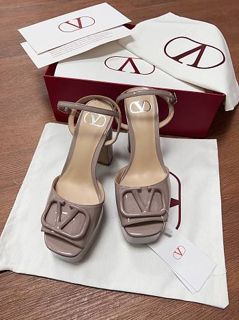 	 Valentino Garavani 115mm VLogo Platform Sandals Nude Patent