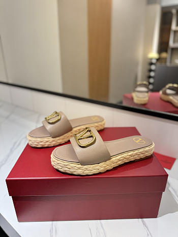 	 Valentino Nude Garavani VLogo Slide Espadrilles
