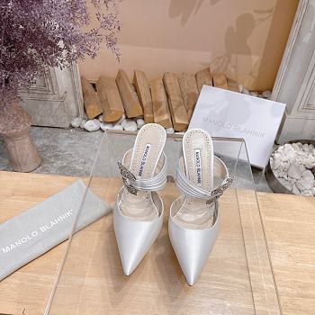 	 Manolo Blahnik Maidugura 90mm Satin White Mules