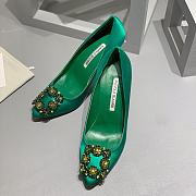 Manolo Blahnik Emerald Green Hangisi Buckle Satin Pumps 10cm - 2