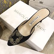 	 Manolo Blahnik Hangisimu mules in black - 6