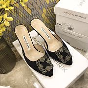 	 Manolo Blahnik Hangisimu mules in black - 5