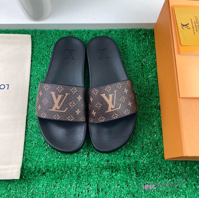 Louis Vuitton Waterfront mules in brown - 1