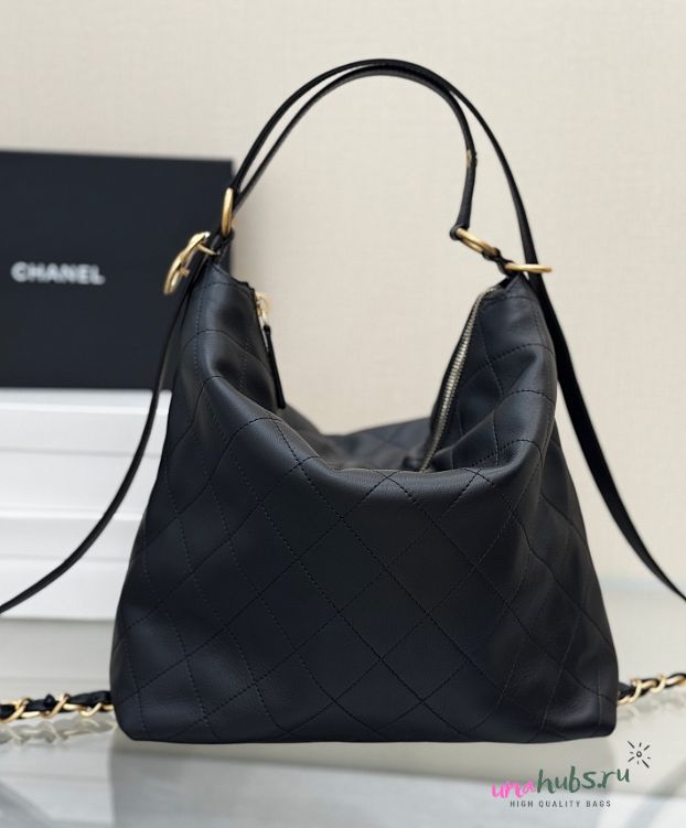 Chanel Maxi shopping bag black Calfskin leather - 33.5x28x11cm - 1