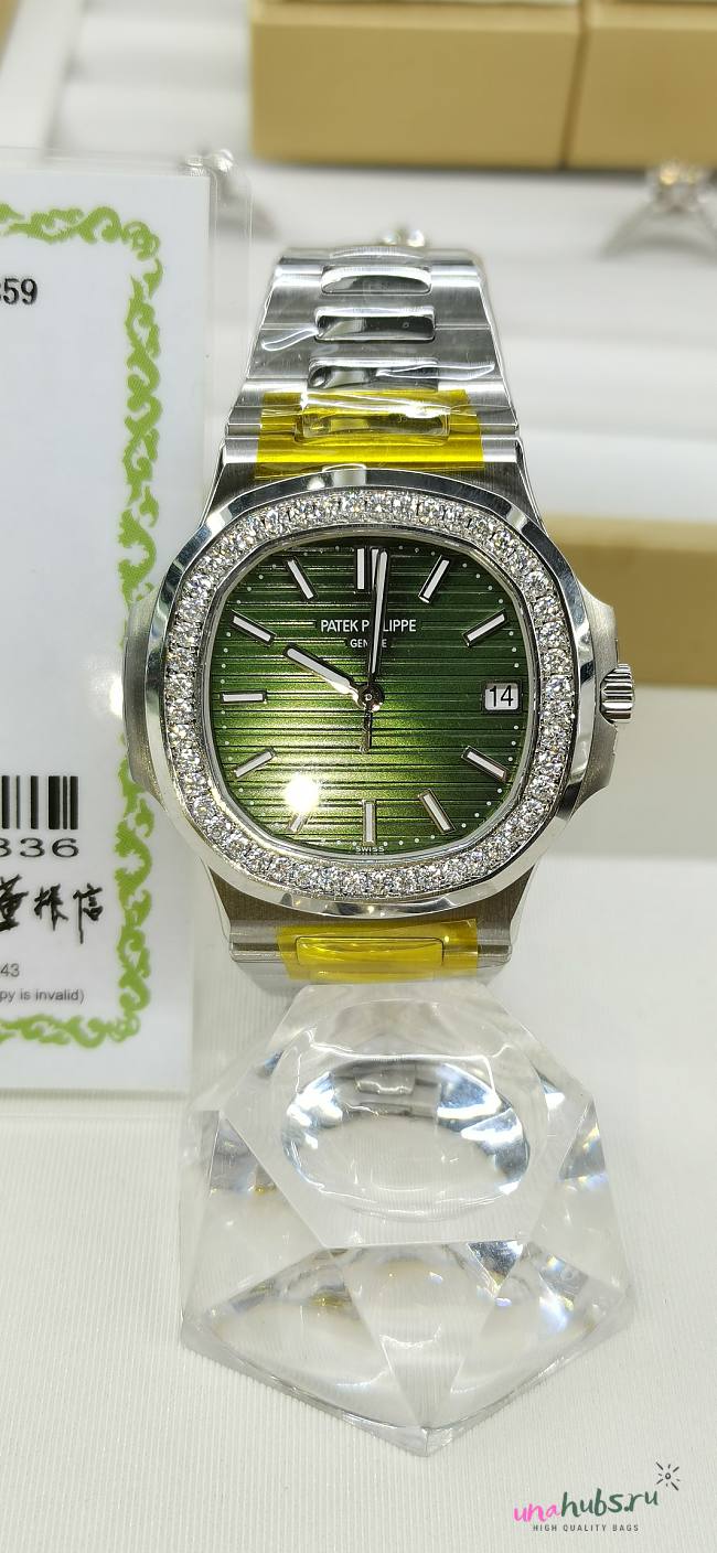 PATEK PHILIPPE NAUTILUS RHINESTONE GREEN 42mm - 1