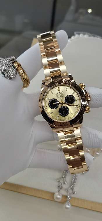 Rolex Cosmograph Daytona watch 18 yellow gold 40mm