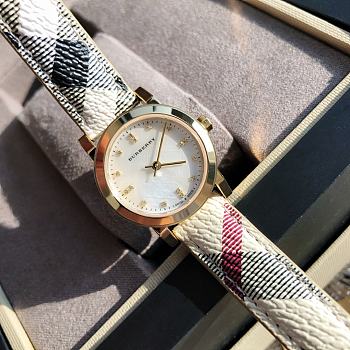 Burberry  The City Diamond Ladies Watch Gold 