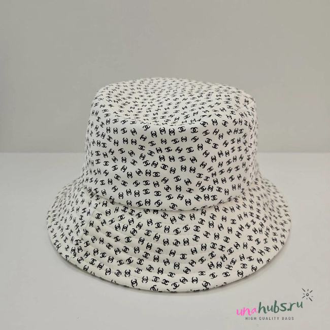 Chanel Bucket CC Small Logo White - 1