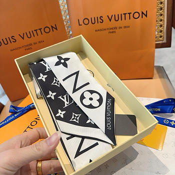 LOUIS VUITTON Silk Monogram Infinity BB Bandeau White Black - 8*120cm