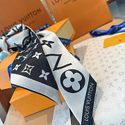 LOUIS VUITTON Silk Monogram Infinity BB Bandeau White Black - 8*120cm - 4