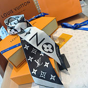 LOUIS VUITTON Silk Monogram Infinity BB Bandeau White Black - 8*120cm - 3
