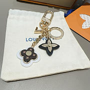 LOUIS VUITTON Monogram Epi Blooming Flowers Bag Charm Key Holder - 2
