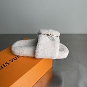	 Louis Vuitton White Fur Slides - 2