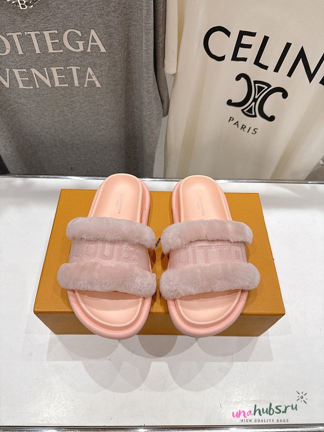 Louis Vuitton Pinki Fur Slides 02 - 1