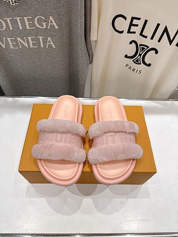 Louis Vuitton Pinki Fur Slides 02