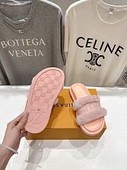 Louis Vuitton Pinki Fur Slides 02 - 6