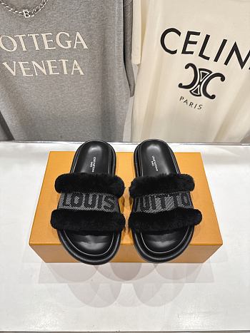 	 Louis Vuitton Black Fur Slides 02