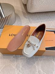	 Louis Vuitton White Flore Car Shoe - 6