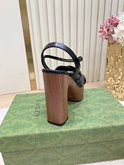 Gucci Double G leather platform sandals in black  - 2