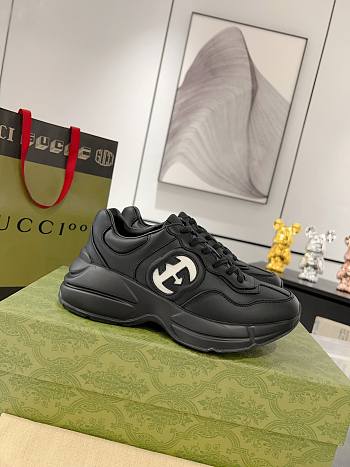 Gucci Rhyton Sneakers in Black With white logo