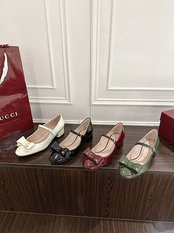 Gucci ballet flat with bow in black patent leather 