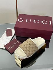 Gucci Men's slide sandal padded GG canvas - 5